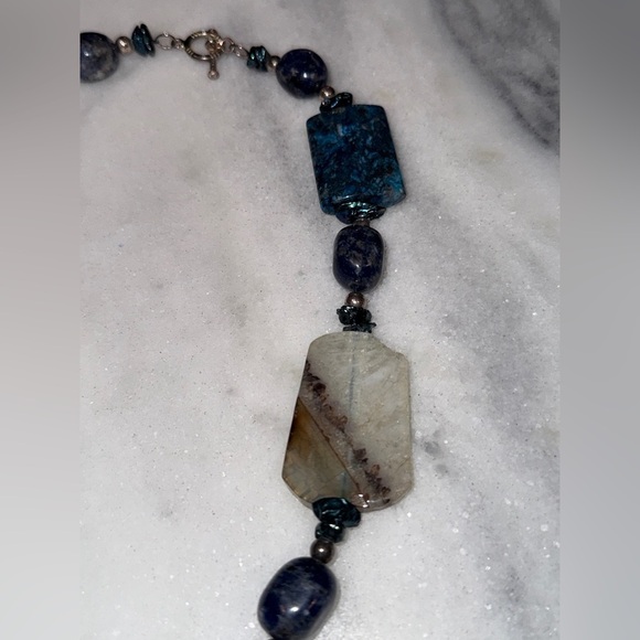 Stone Necklace 22” in Length. Blue Lapis and Neutral / taupe Stone - Picture 4 of 5